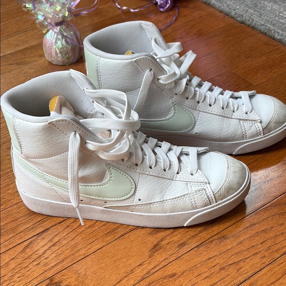 Women's Nike Blazers White and mint green High-Top Sneakers